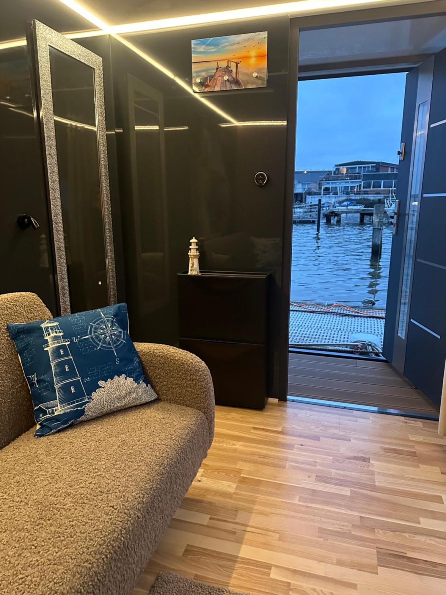 Bådhotel Premium Hausboot Blaue Lagune Lübeck