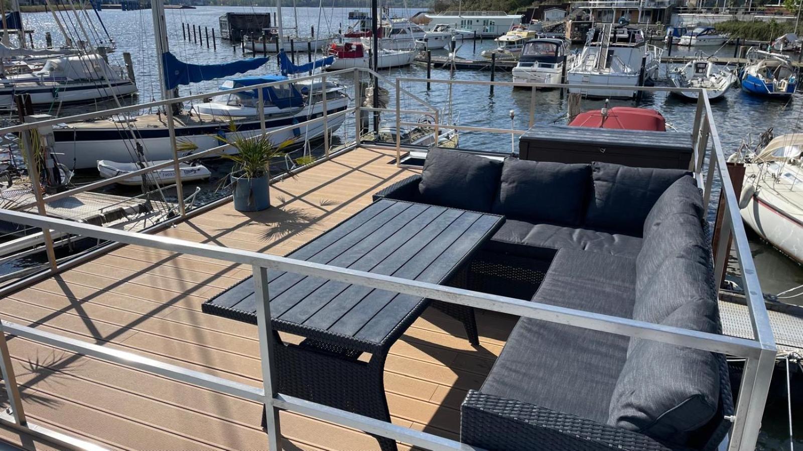 Premium Hausboot Blaue Lagune *